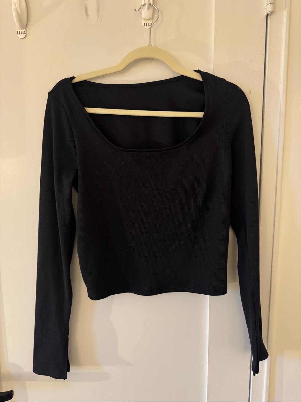 ALO Yoga Black Scoop-Neck Long Sleeve Top